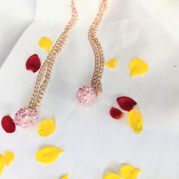 Rose gold  Drop Earring - Picture 2 of 4